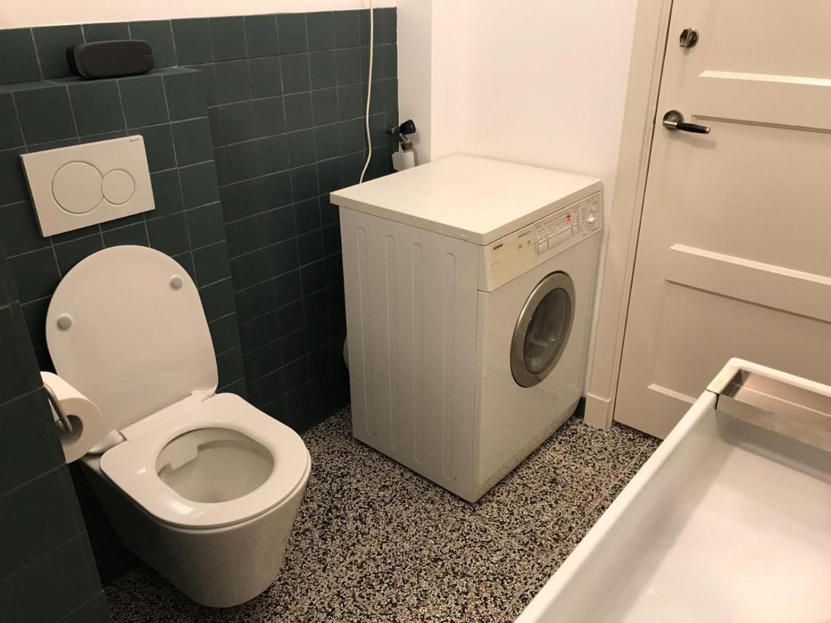 Huis Nummer 1 Eindhoven Bagian luar foto