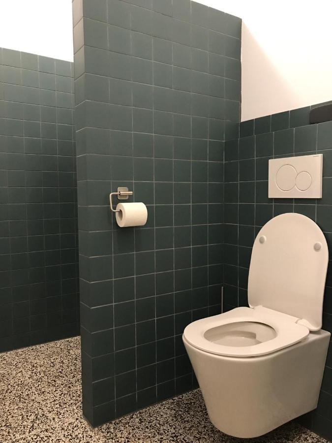 Huis Nummer 1 Eindhoven Bagian luar foto